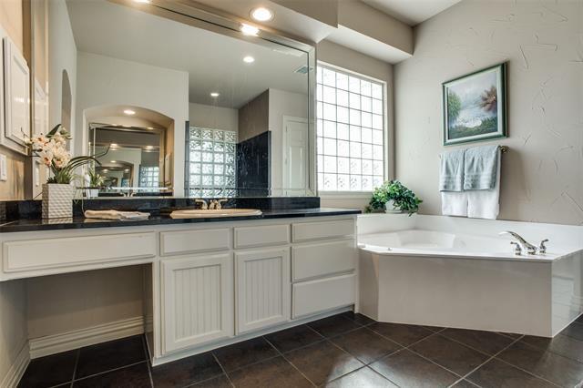 Building Photo - 1108 Queen Guinevere Dr