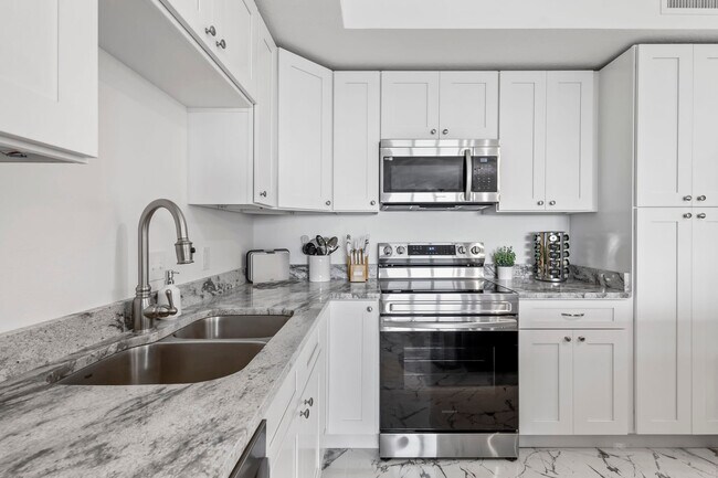 Building Photo - 605 Kemp St