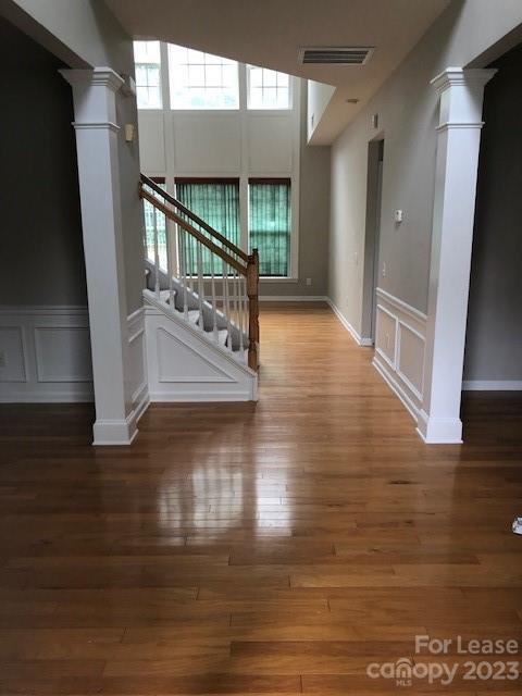 Building Photo - Spacious 5-Bedroom, 3-Bathroom Home Ideal ...