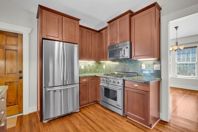 Building Photo - 1117 Harvard St