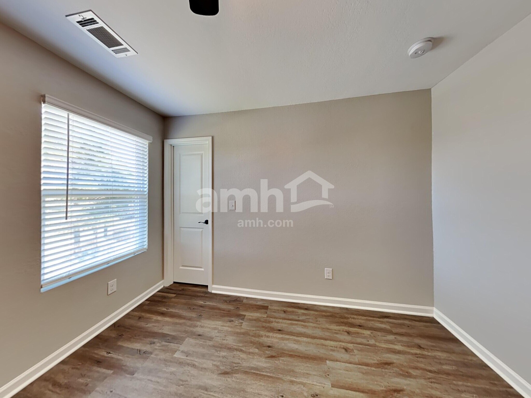 Building Photo - 170 Al Jennah Blvd