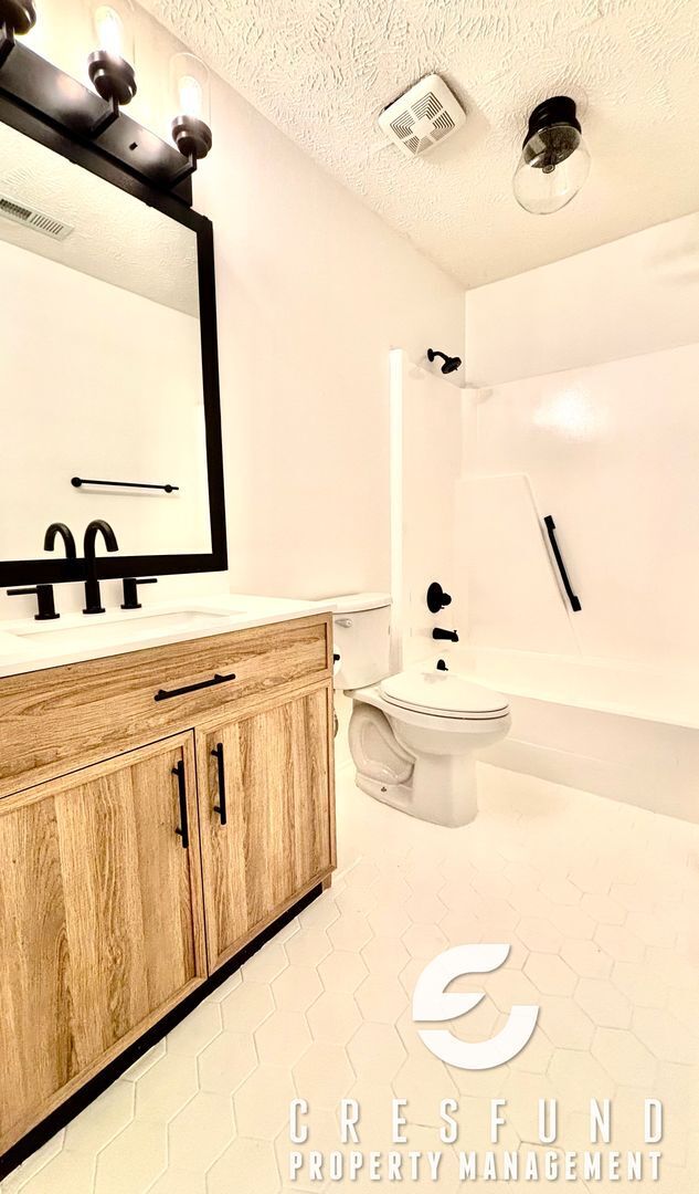 Building Photo - $350 OFF YOUR 1ST FULL MONTHS RENT! 4 Bed,...