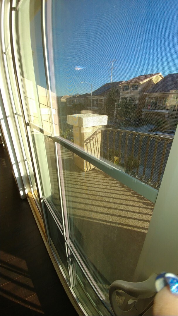 Building Photo - Multi level