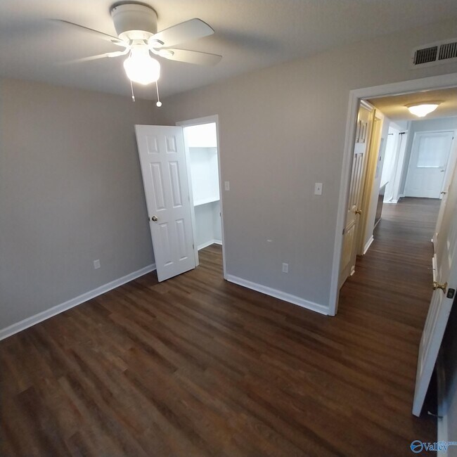 Building Photo - 12009 Sugar Mill Cir