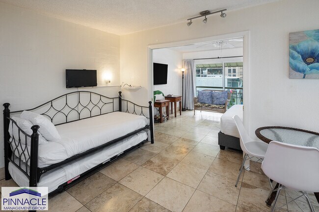 Building Photo - 240 Lili?uokalani Ave