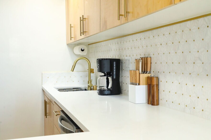 Building Photo - 1773 Torrance St