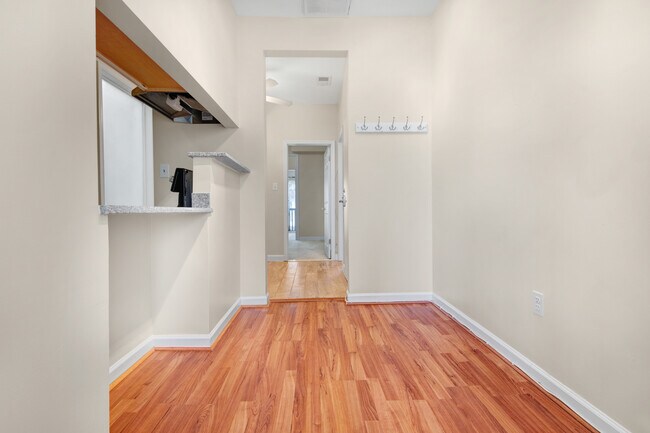 Building Photo - 2104 18th St NW
