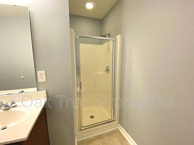 Building Photo - 410 Vinicio Dr