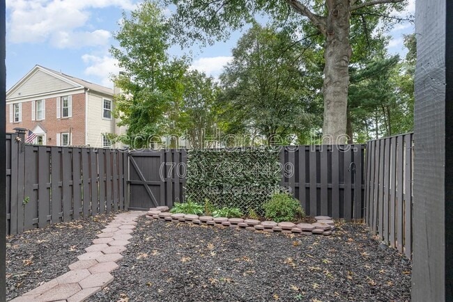 Building Photo - 6107 Summer Park Ln