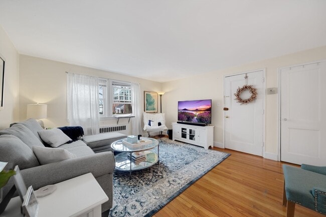 Building Photo - 926 Massachusetts Ave