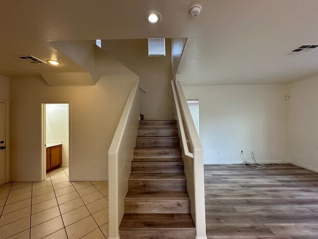 Building Photo - 261 Dizzy Petunia Ct