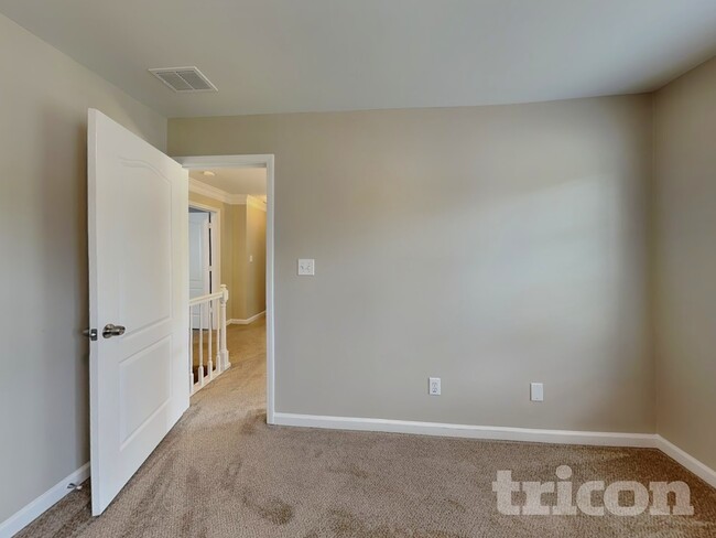 Building Photo - 9260 Carnes Estates Dr