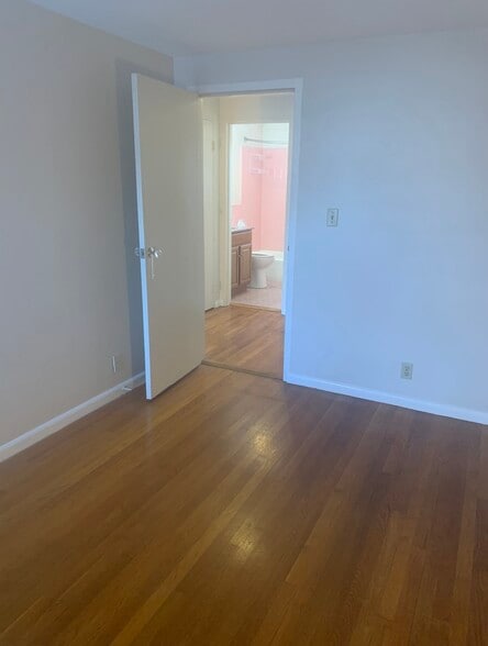 Building Photo - 7 Berry St