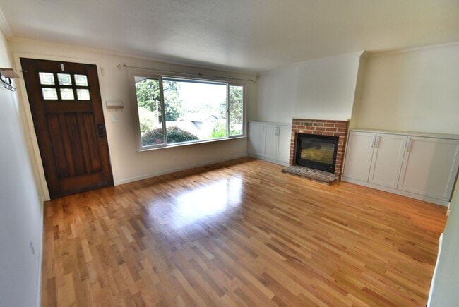 Building Photo - 3bd/2ba Lake Forest Park Home