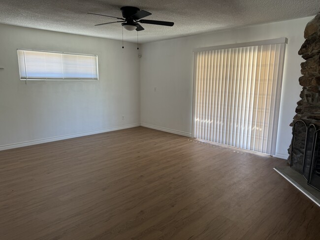 Building Photo - 2209 Carol Pl