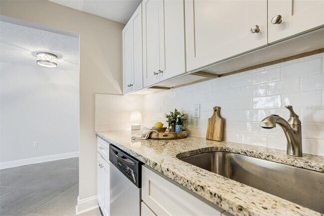 Building Photo - 243 S McMullen Booth Rd