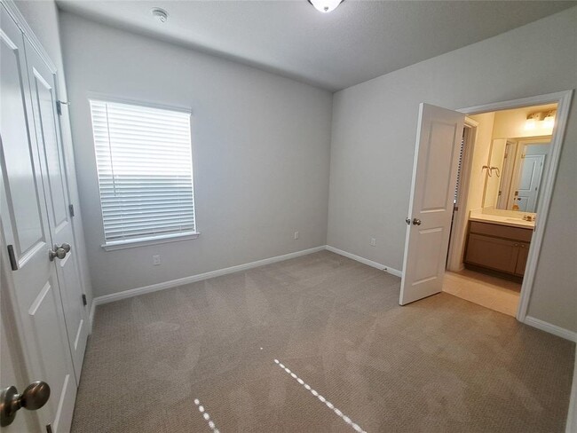 Building Photo - 309 Toddy Wy