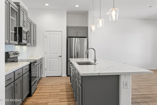 Building Photo - 30732 S Osprey Dr