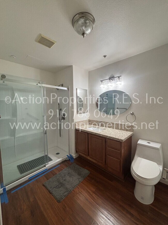 Building Photo - 501 Gibson Dr