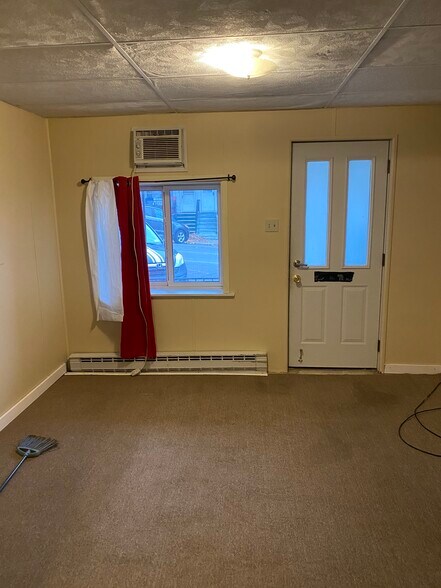 Building Photo - 245 S Walnut St