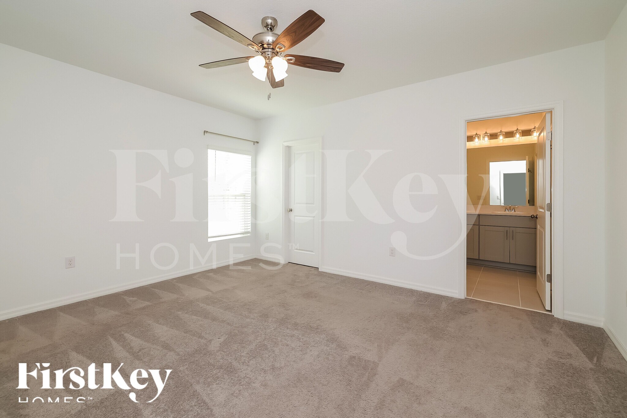 Building Photo - 5007 Vellacito Way