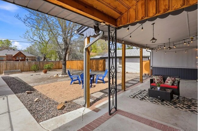 Building Photo - 3835 Pierce St