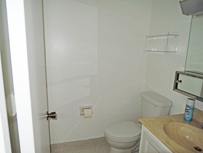 Building Photo - 322 Colony Ln