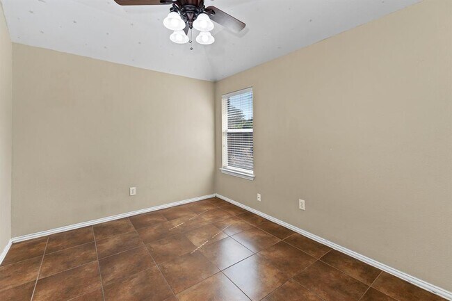 Building Photo - 208 Pecanwood S