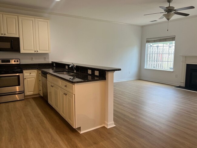 Building Photo - Gorgeous 3/2.5 End Unit Condo in Simpsonvi...