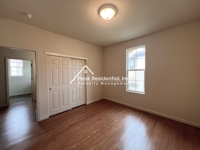 Building Photo - Beautiful 4bd/2.5ba Folsom Home with 2 Car Garage!