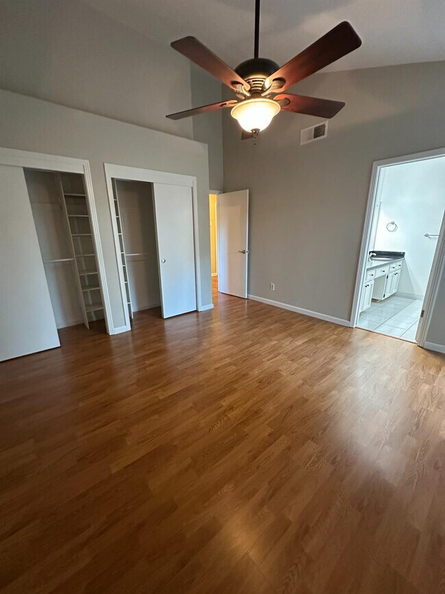 Building Photo - 2371 Sample Ave