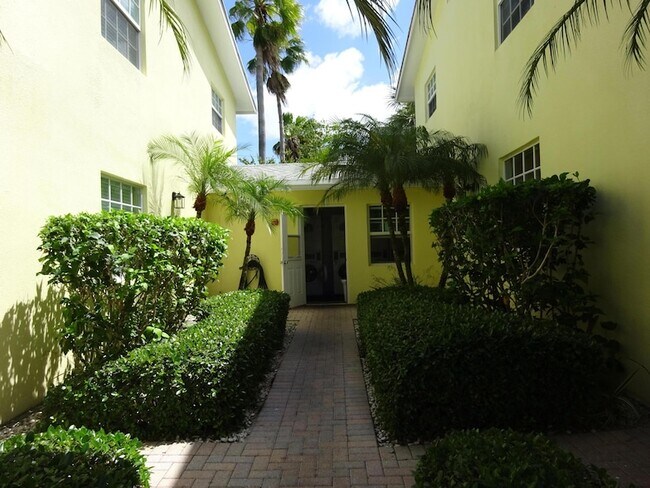 Building Photo - 2660 NE 8th Ave