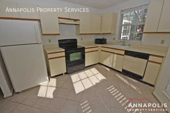 Building Photo - 962 Yachtsman Way