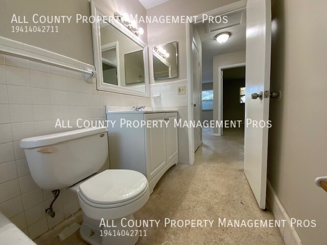 Building Photo - 5820 Murdock Ave