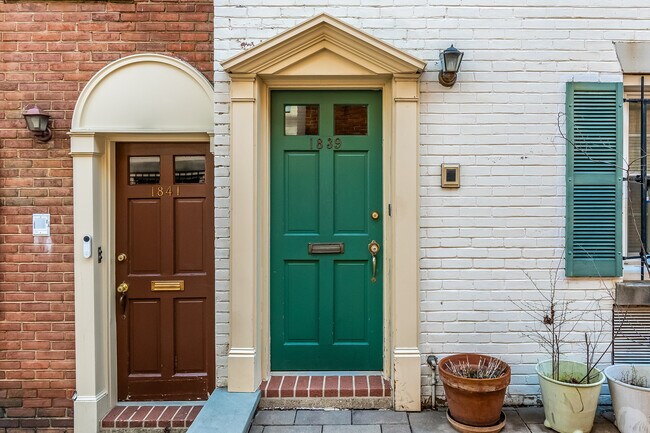 Building Photo - 1839 Biltmore St NW