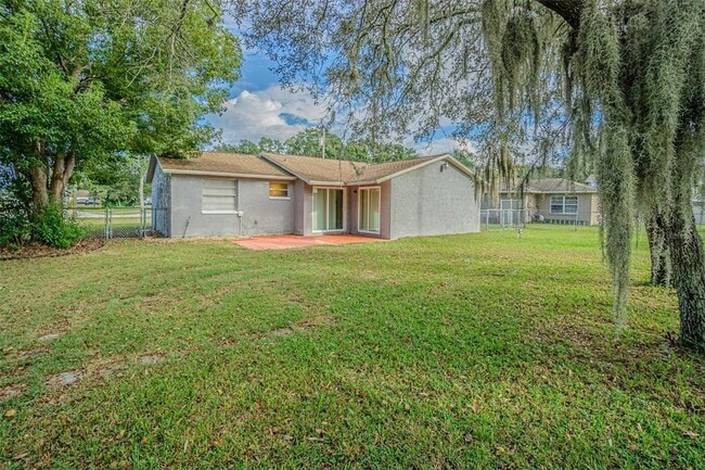 Building Photo - 1529 Larkin Rd