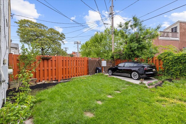 Building Photo - 656 Washington Blvd