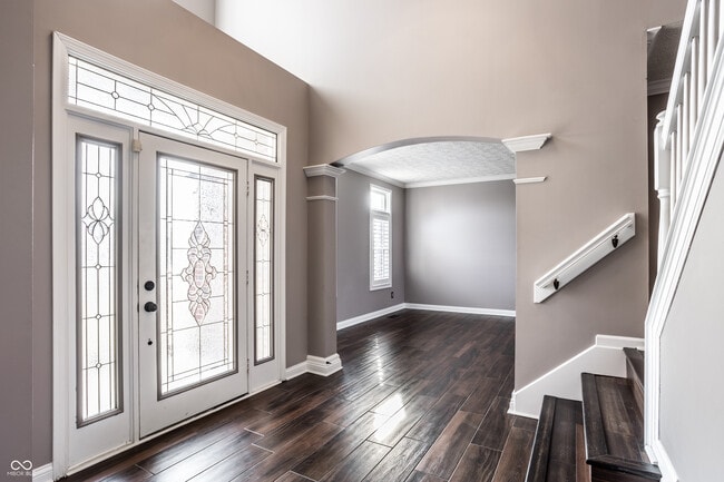 Building Photo - 8102 Fairway Dr