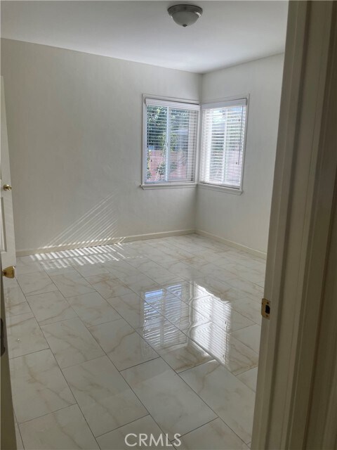 Building Photo - 2400 Marine Ave