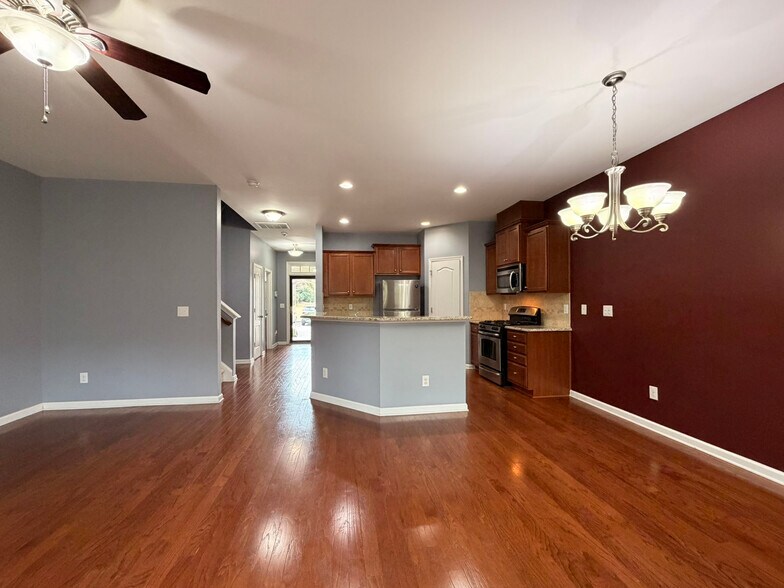 Building Photo - 8268 Primanti Blvd