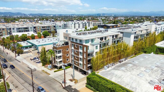 Building Photo - 4140 Glencoe Ave