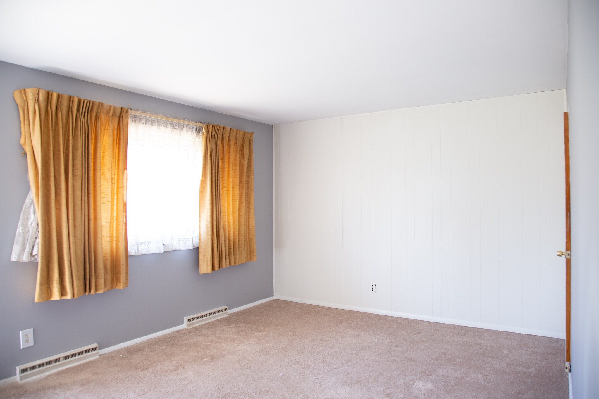 Building Photo - 1371 Cove Ln