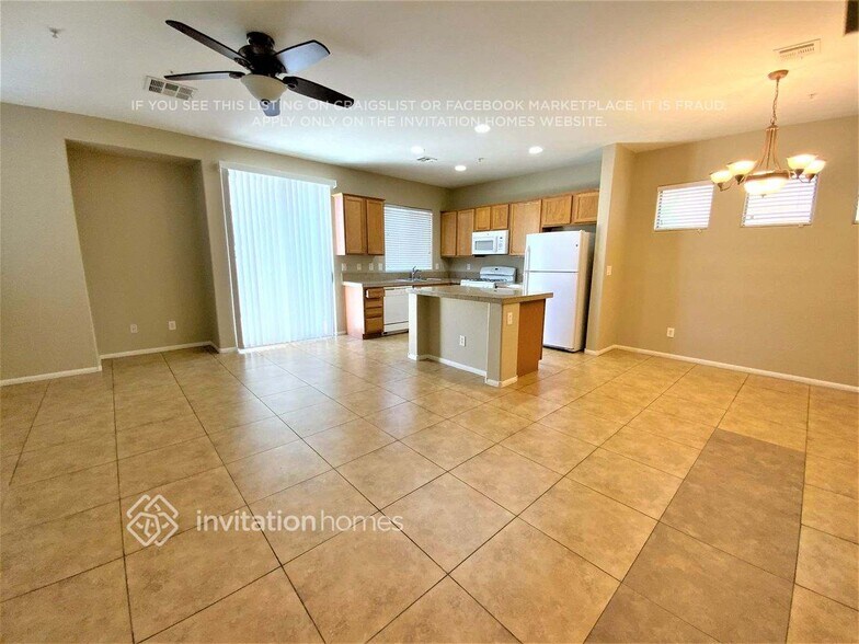 Building Photo - 739 Tree Vista Ct