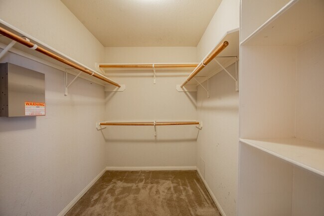 Building Photo - 21547 Sullivan Forest Dr