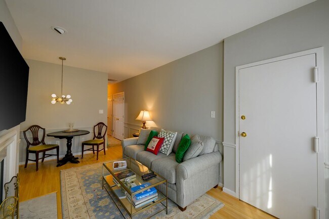 Building Photo - Turnkey Furnished 1 Bed Steps from the U.S. Capitol
