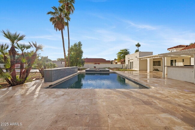 Building Photo - 10111 E Cholla St