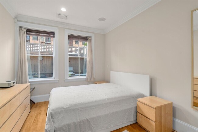 Building Photo - 299 Marlborough St