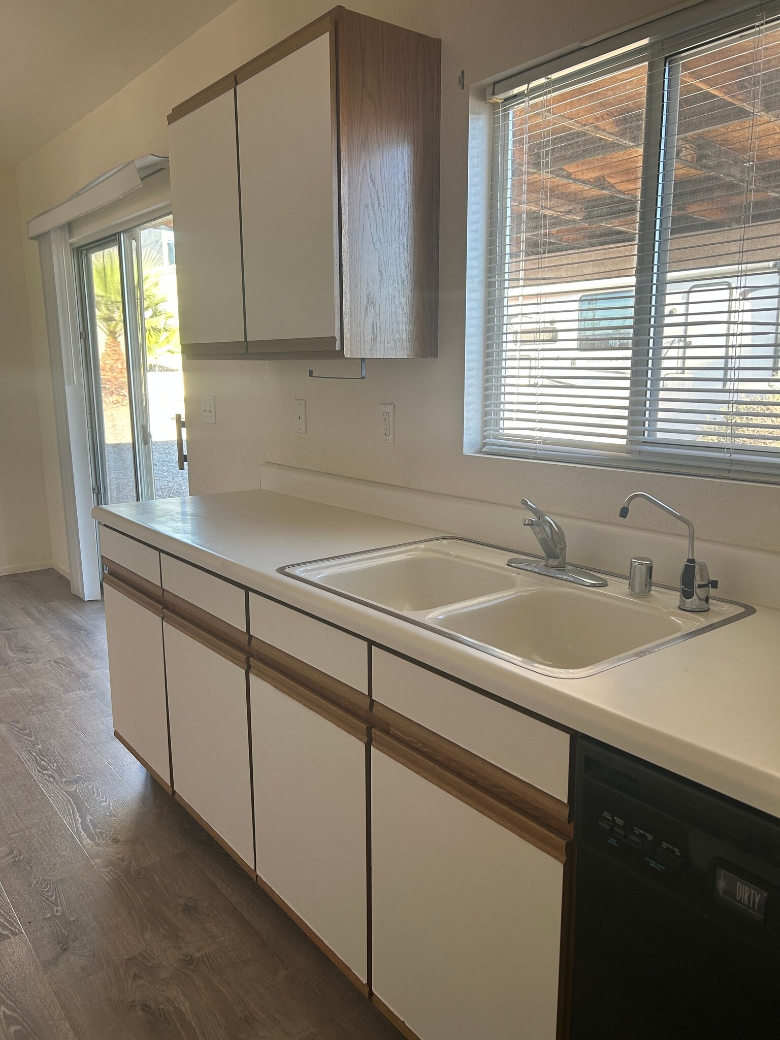 Kitchen - 3720 Churchill Dr