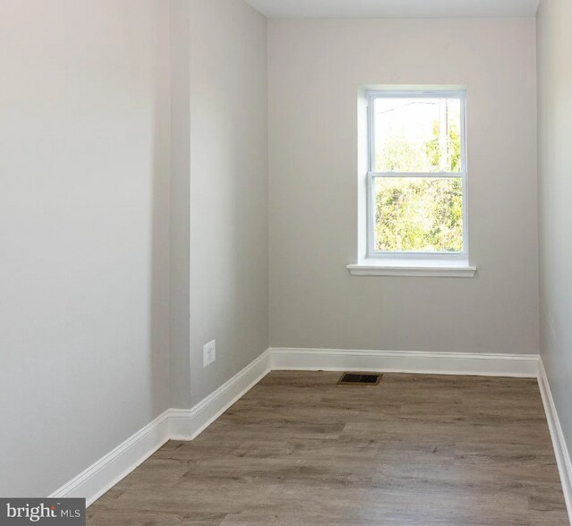 Building Photo - 3914 Ridgewood Ave