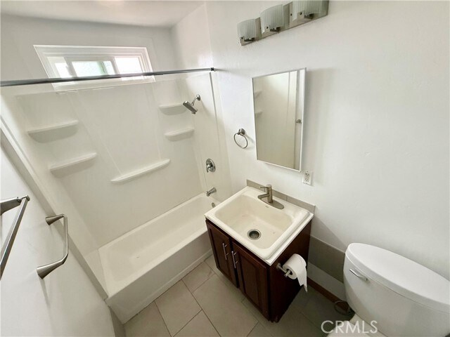 Building Photo - 156 W Escalones